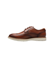 Florsheim Vibe Wingtip Oxford in Cognac