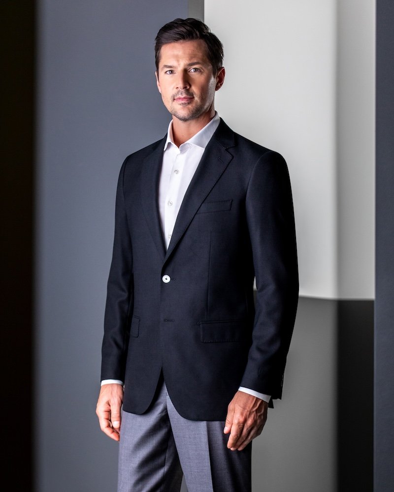 Rainwater's Blazer 100% Wool Mother of Pearl Buttons Slim Fit in Black