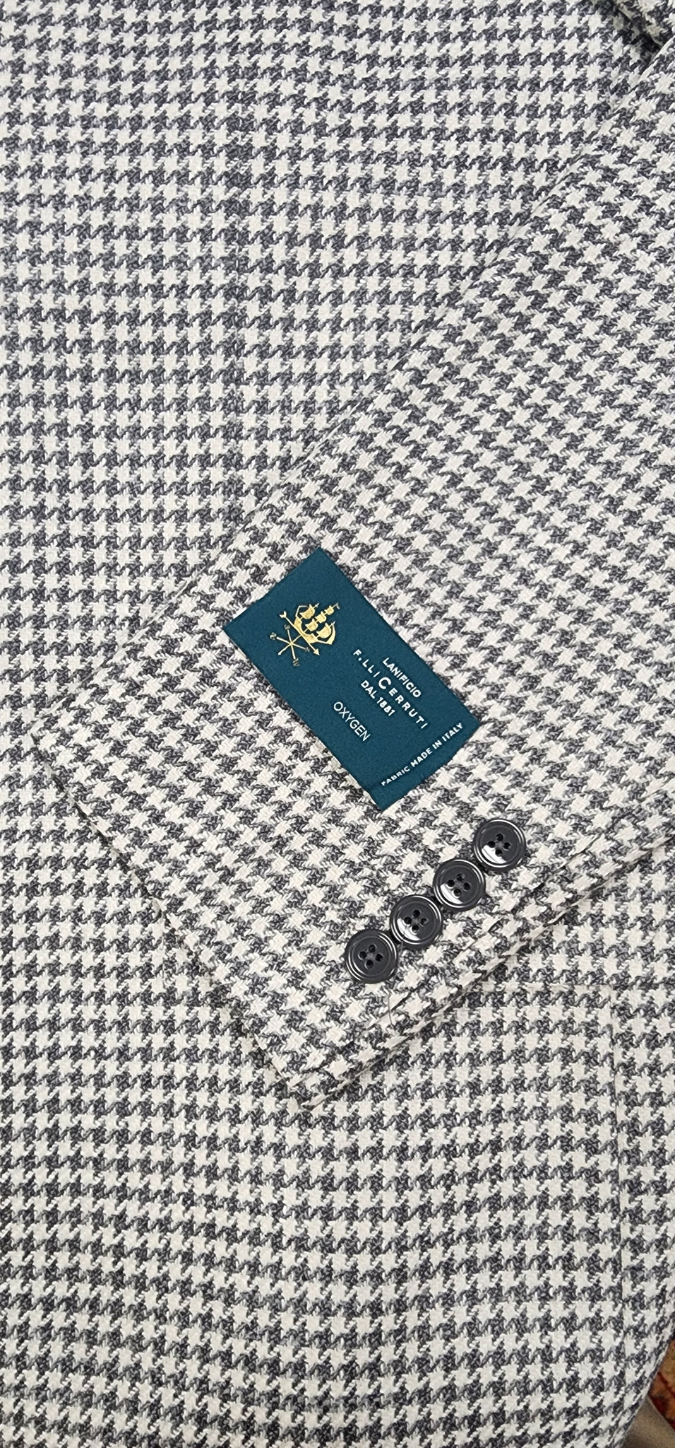 Lanificio Italian Wool & Silk Sport Coat in Grey Houndstooth