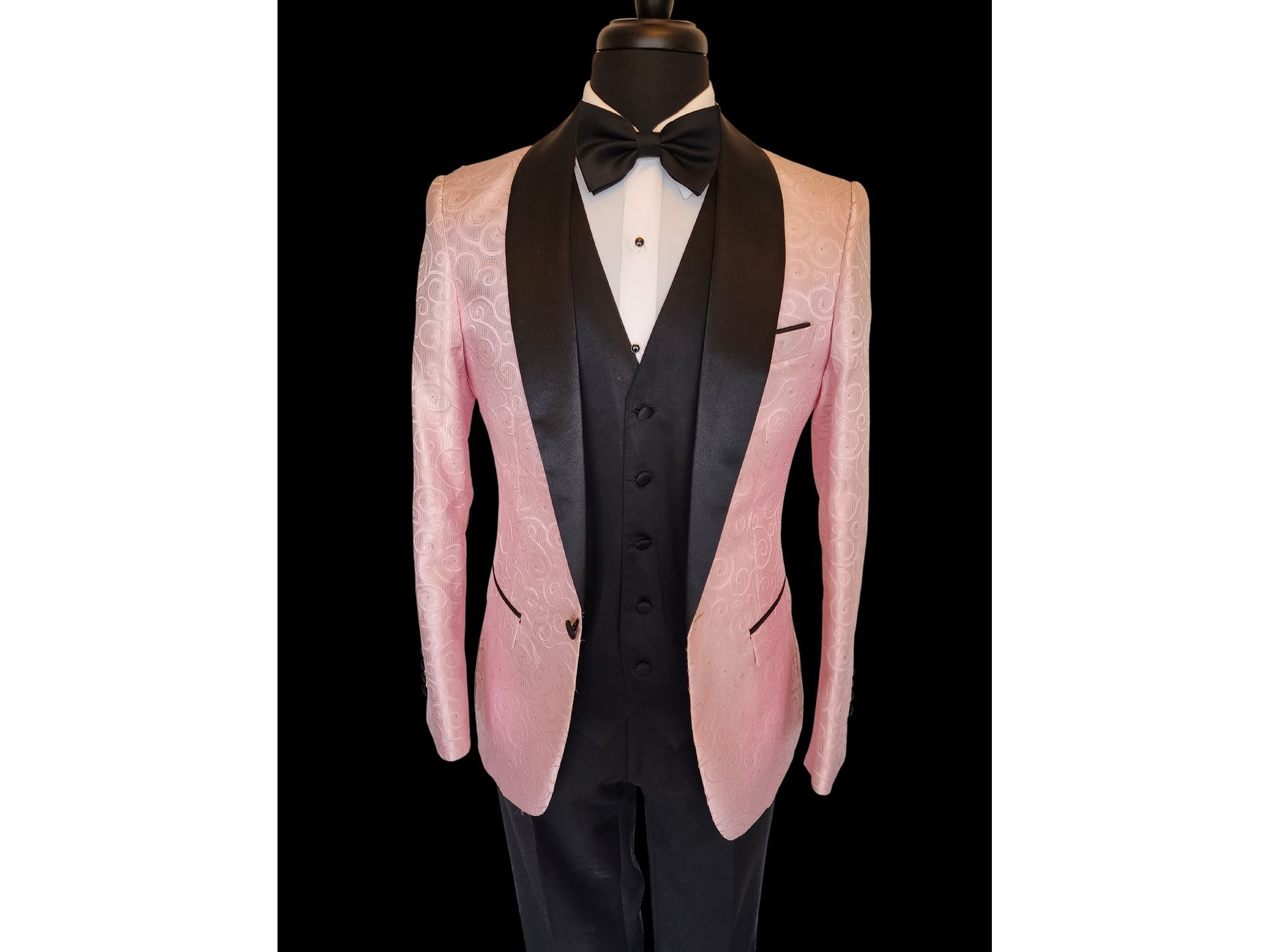 LIGHT CREPEトラウザー WITH TUXEDO Elegant Ivory Tuxedo Suit for Men - Classic Wedding Suit