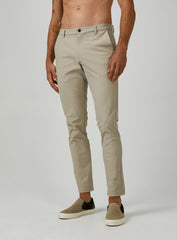 7 Diamonds Infinity Chino In Khaki